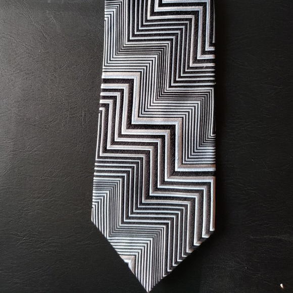 Fabio Fazio Other - Fabio Fazio men's 100% silk tie